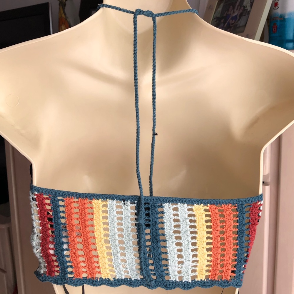 Crop Top! - Picture 6 of 9